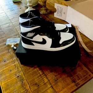 AJ1 ASW- Black Carbon and white . New 100%